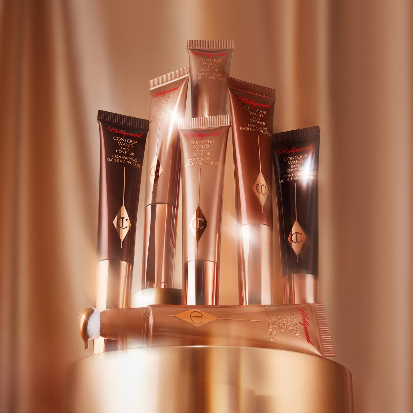 Charlotte Tilbury Hollywood Liquid Contour Wand - Easy-to-Use Contour Stick & Liquid Bronzer for Sculpting & Shaping - Leaves a Natural-Looking Sculpted Finish - Fair/Medium