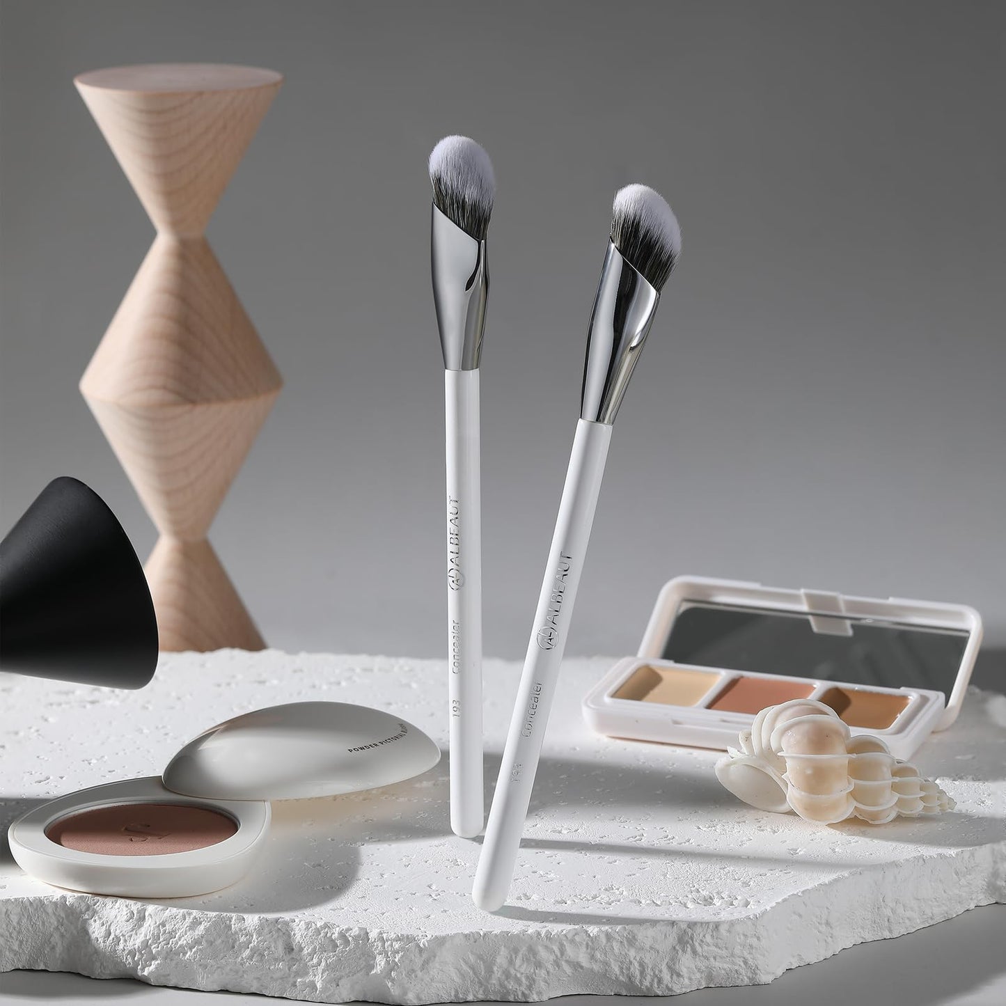 Albeaut Concealer Brush, Angled Under Eye Makeup Small Foundation Precision Face Blending Brush (193 concealer brush)