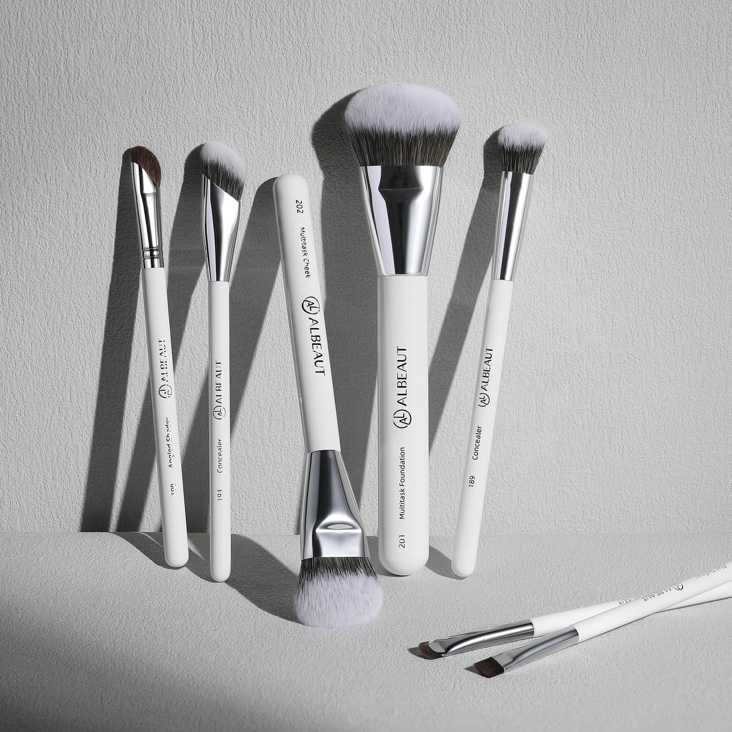Albeaut Concealer Brush, Angled Under Eye Makeup Small Foundation Precision Face Blending Brush (193 concealer brush)